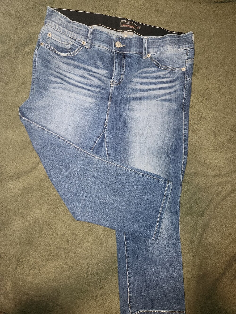 Classic Blue Ankle Jeans - Women